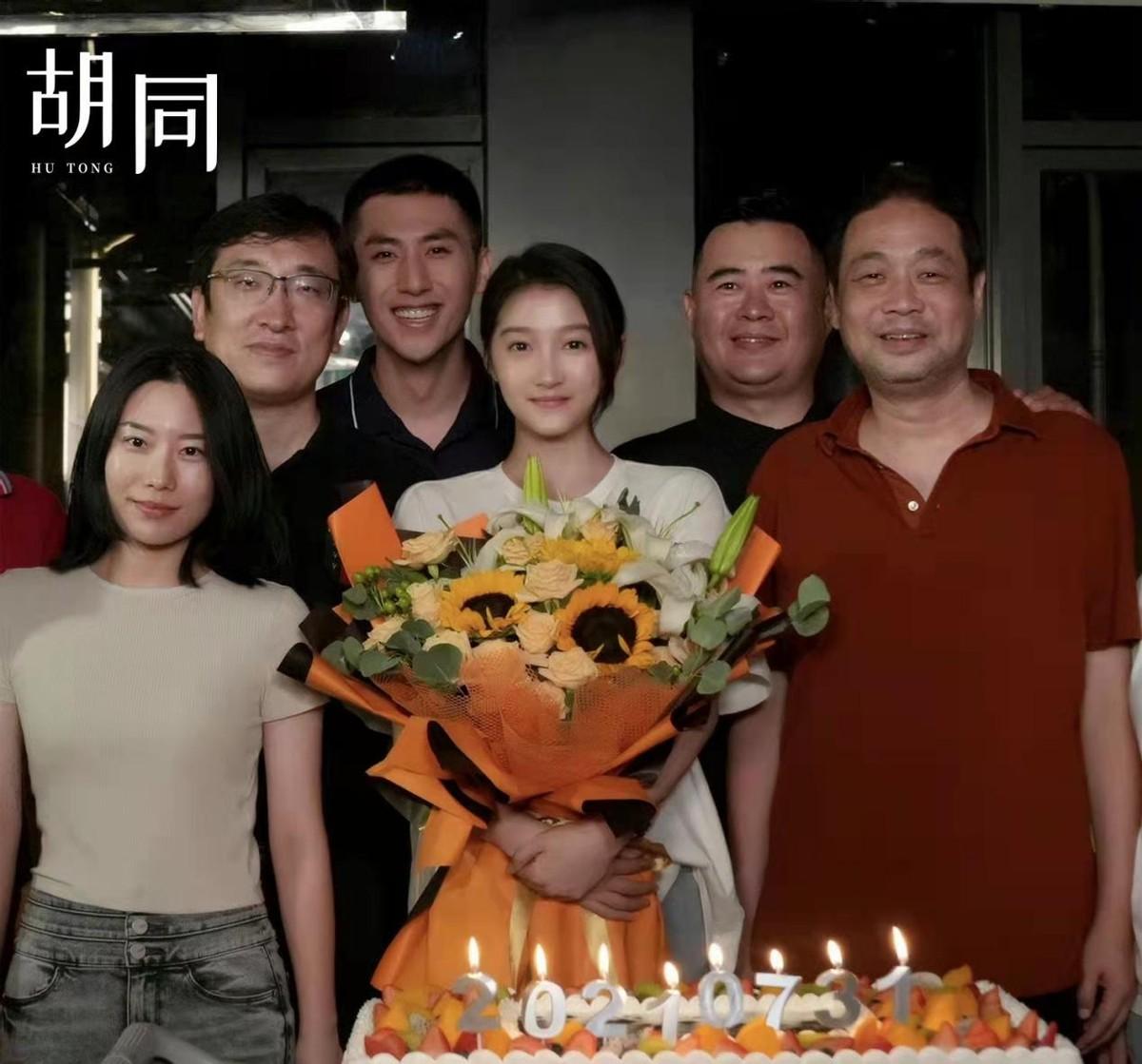 胡同太会选演员，23岁赵露思演关晓彤姥姥，她比关晓彤还要小1岁