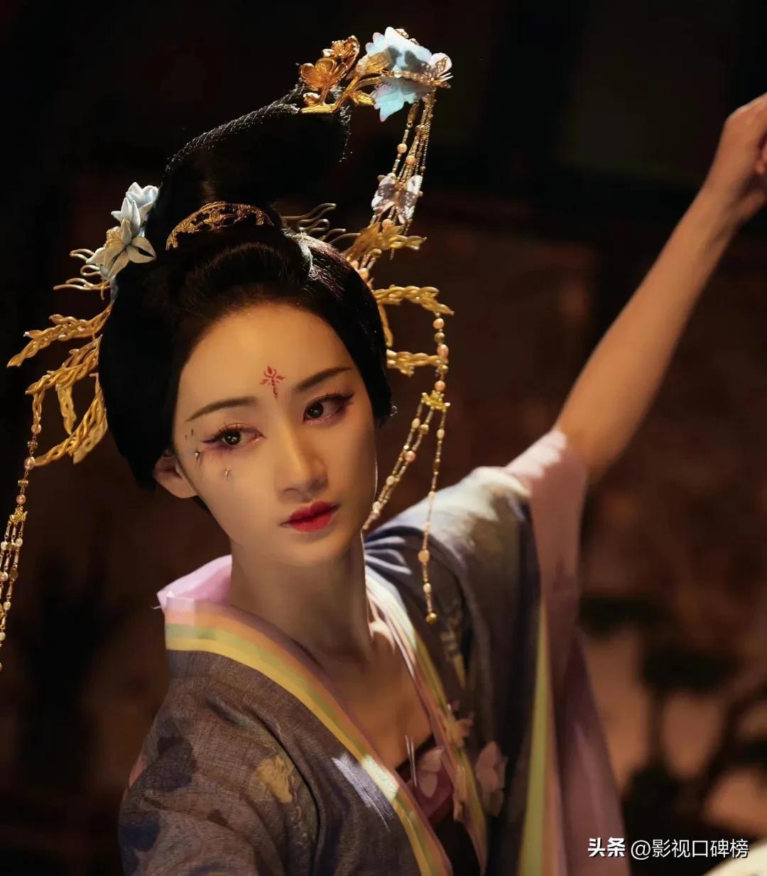 一直给人作配的郭晓婷，和杨紫是同期的童星，为何戏火人不火？