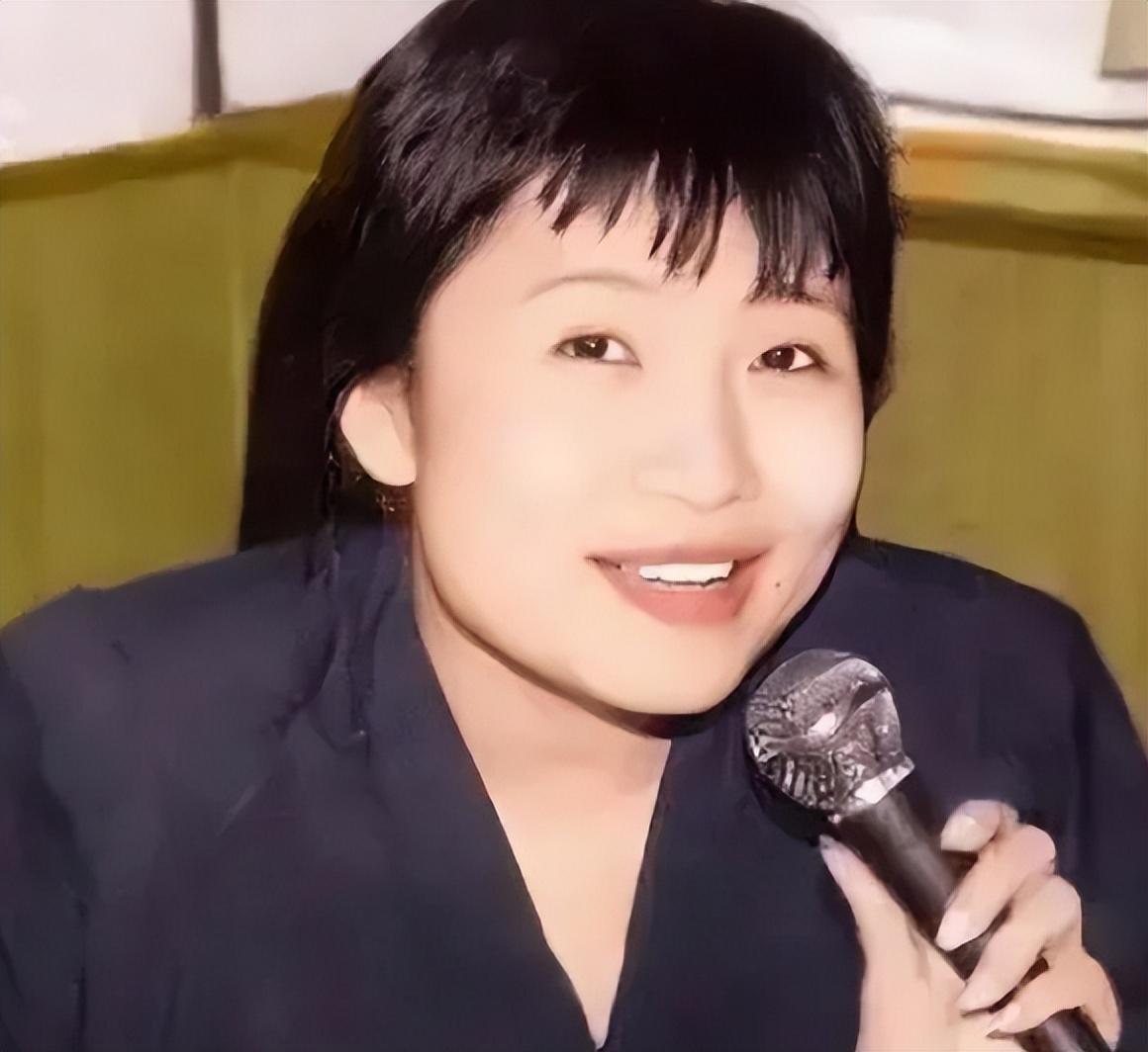 李娜简介个人资料（李娜：因青藏高原大火，力压韩红、毛阿敏，为何在巅峰期遁入空门）
