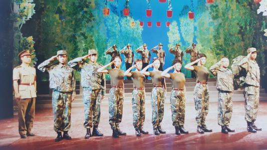张译个人资料简介（4天破6亿，44岁的张译，越老越“狂”了）