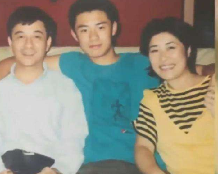 陈赫资料：二婚娶网红张子萱，婚后连生二胎，如今一家四口其乐融融