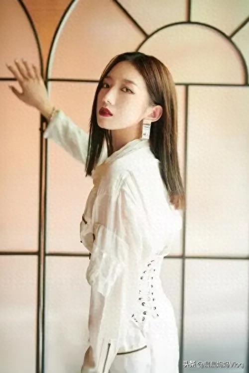 孟美岐个人资料：可盐可甜，漂亮迷人