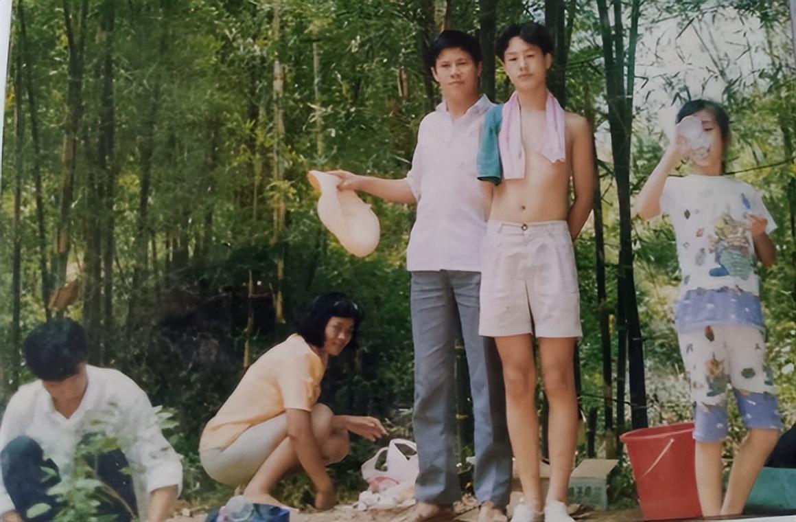 “高启强”张颂文：13岁丧母，47岁才爆红，如今仍和妻儿住出租屋