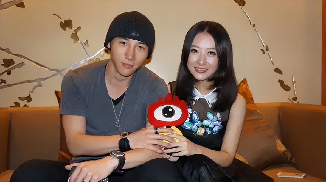曾被成龙提携英皇力捧的白冰，如今成为单身妈妈，她经历了什么？