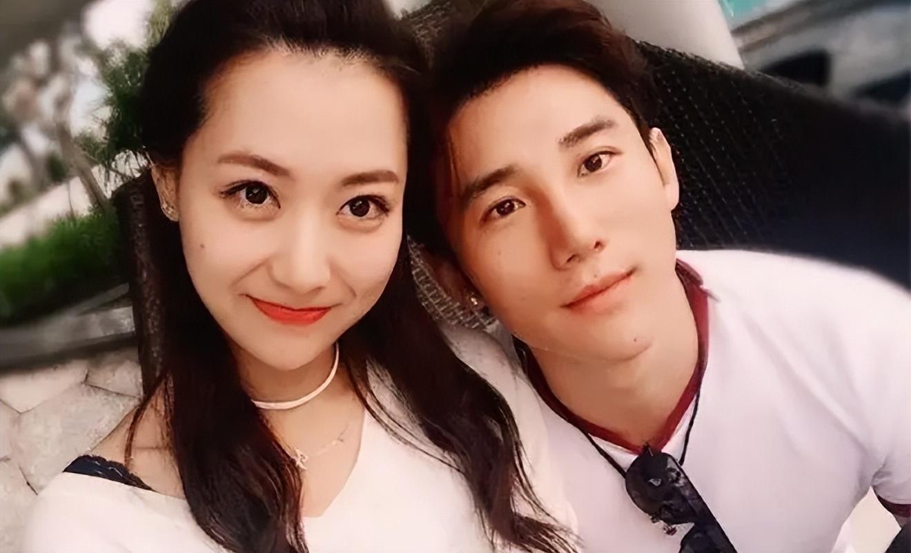 曾被成龙提携英皇力捧的白冰，如今成为单身妈妈，她经历了什么？