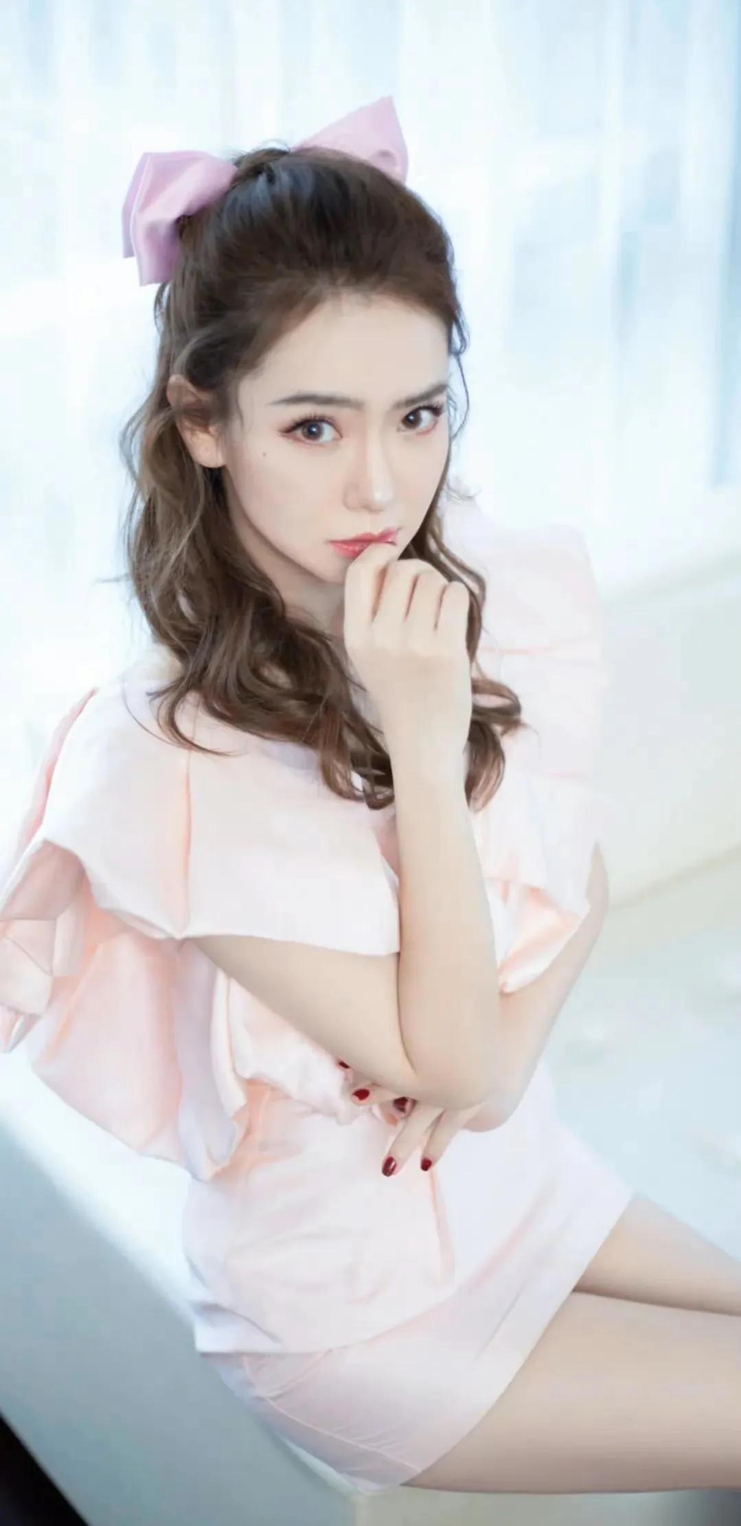 “霸气女王”“时尚达人”—— 戚薇
