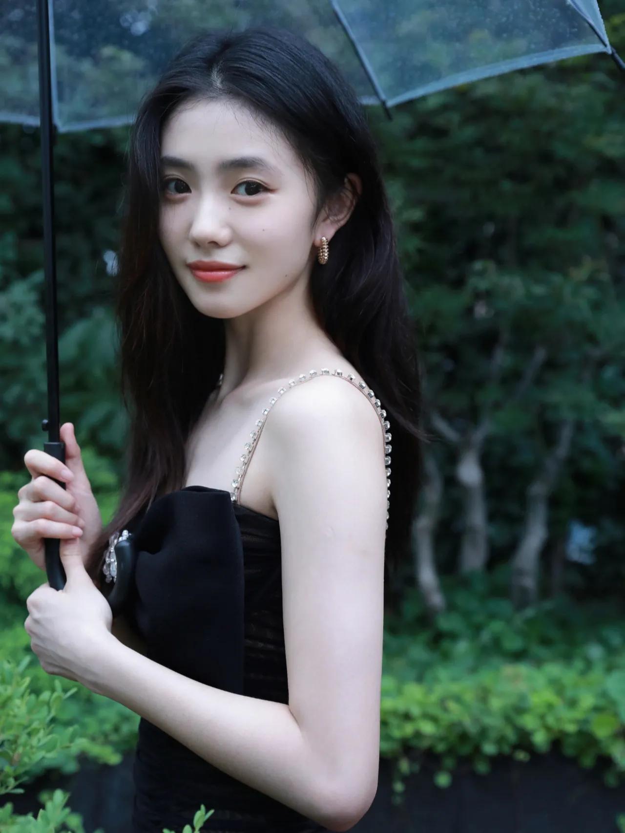 出道即巅峰的谋女郎——刘浩存简介